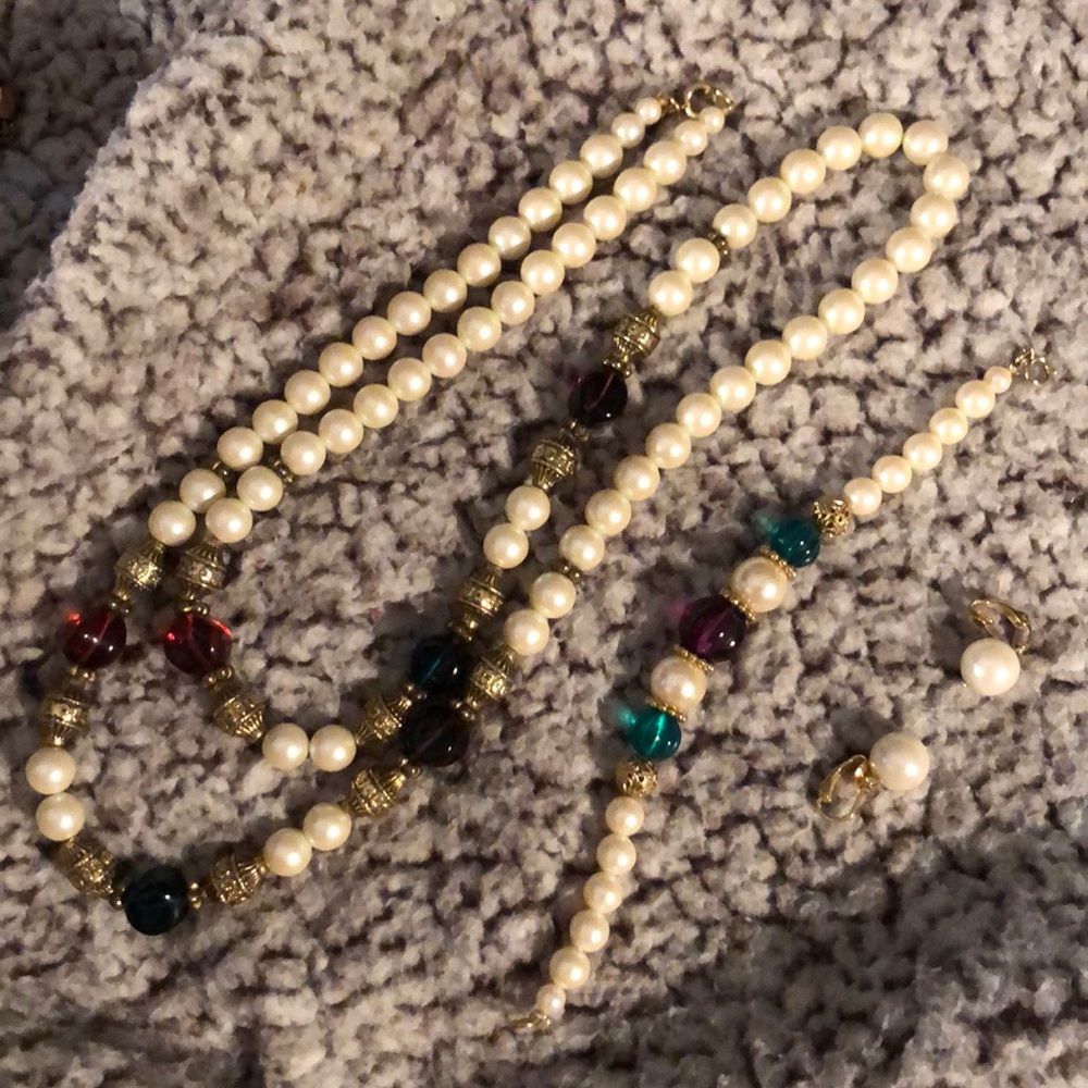 Matching necklace, bracelet and earrings set